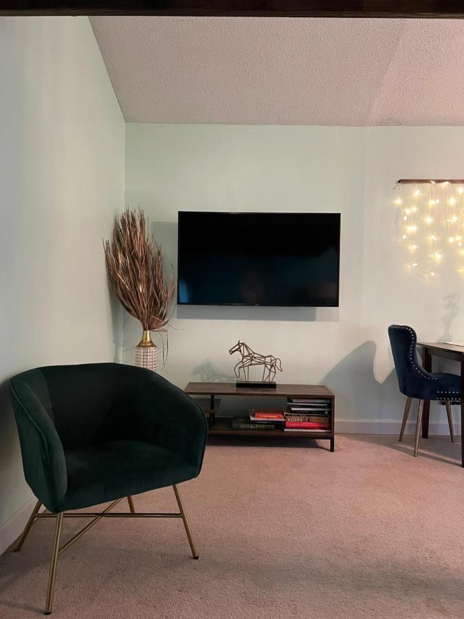 Cozy Loft With Parking And Private Patio W/ Grill Apartment วิลมิงตัน ภายนอก รูปภาพ